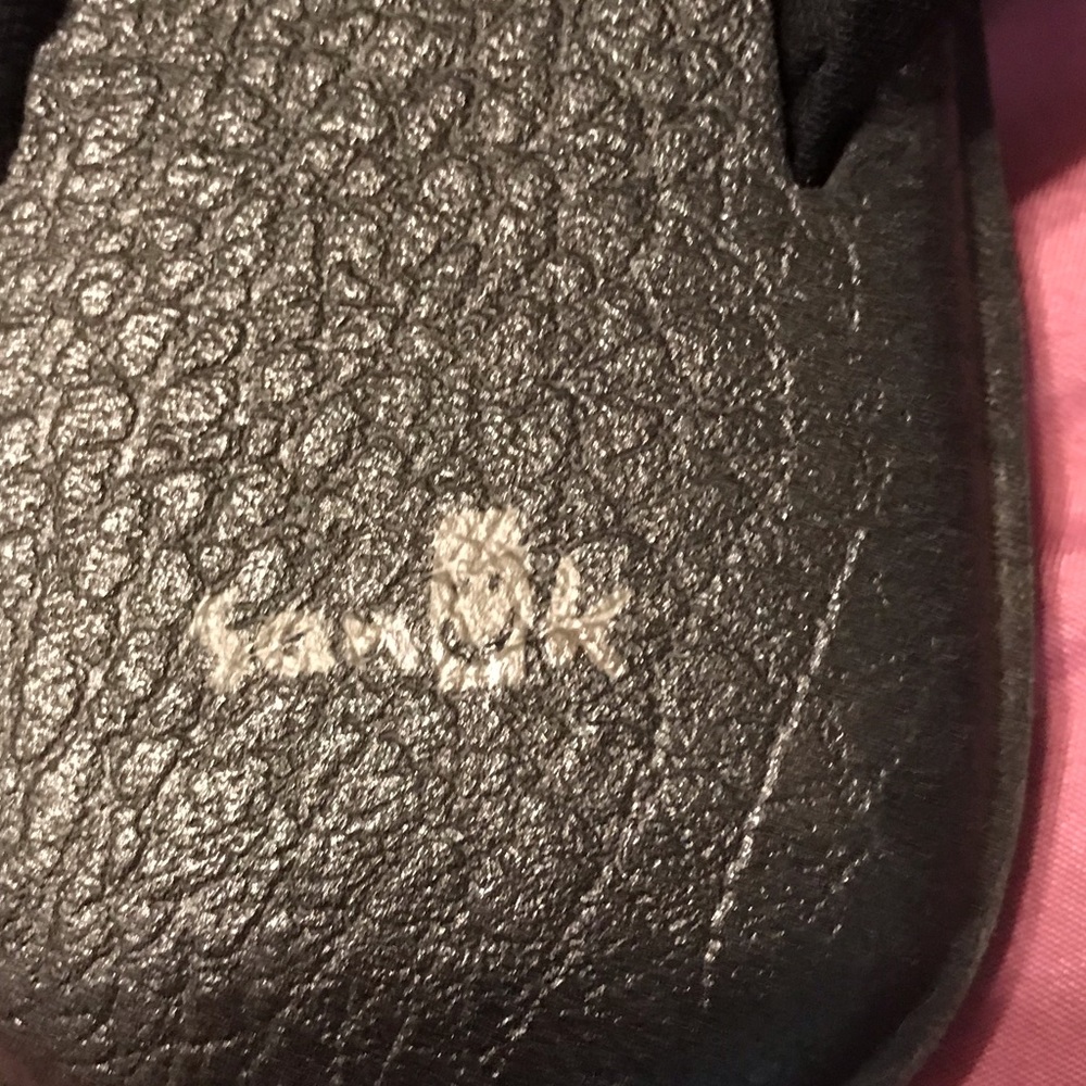 Sandals - Picture 2 of 3